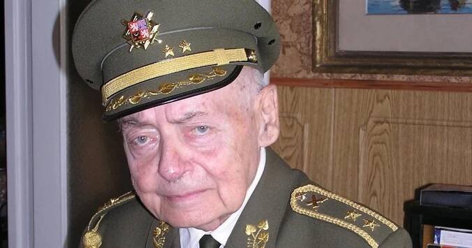 Před českou spravedlností si můžete odplivnout, řekl před smrtí generál, kterého ve vězení mučili