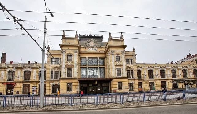 OBRAZEM: Na nádraží přibude obchodů i úředníků