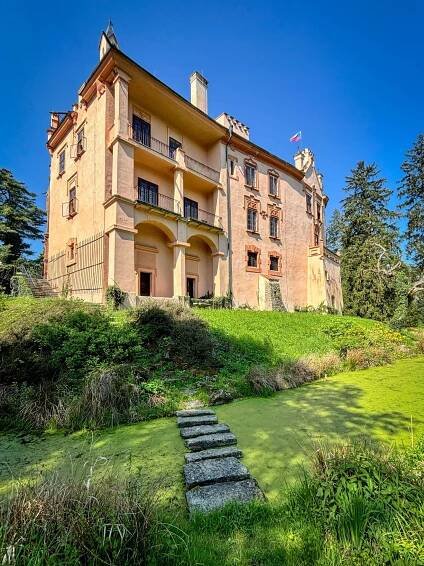 Fotogaléria • Zámek Vrchotovy Janovice (Zámok) • Mapy.com