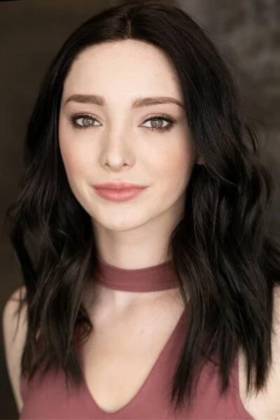 Emma Dumont herečka