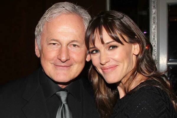 Jennifer Garner kept breaking character with Victor Garber on Last Thing He Told Me set: 'I was so happy'
