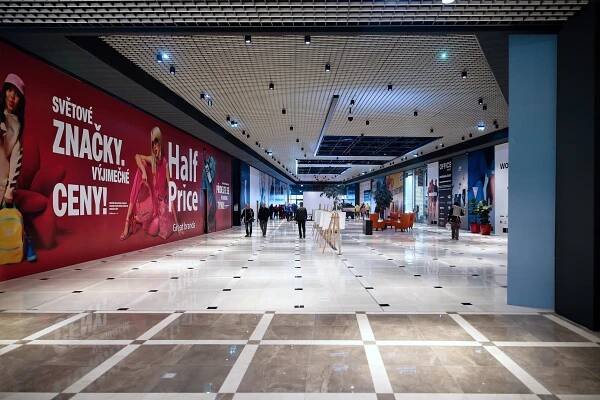 Nákupní centrum Varyáda v Karlových Varech otevřelo novou vstupní pasáž - Zboží a Prodej – zprávy z retailu