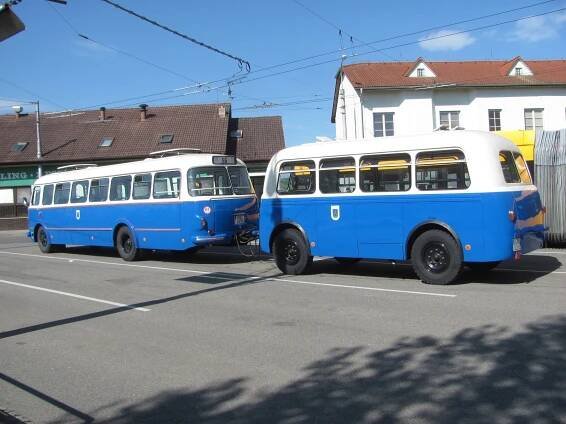 V neděli na trasu Otrokovice-Zlín-Vizovice vyjedou historické vlaky i autobus
