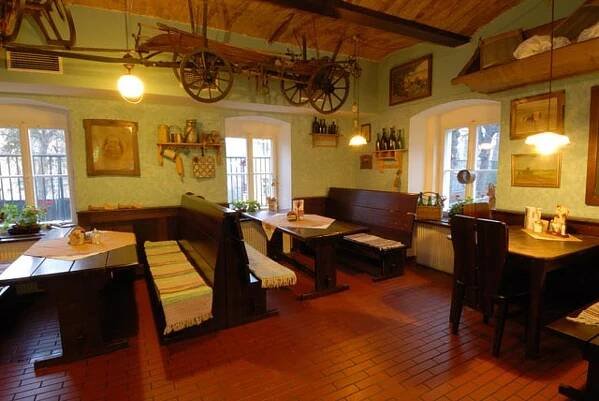 Staročeská restaurace Galerka Karlovy Vary | Apetee
