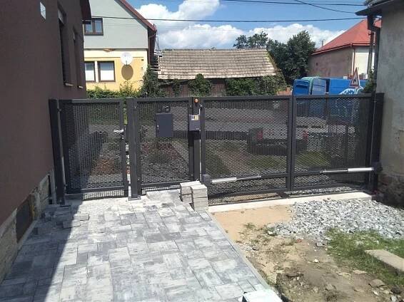 Vratové systémy a vjezdové brány - Konsorcium - KOVO