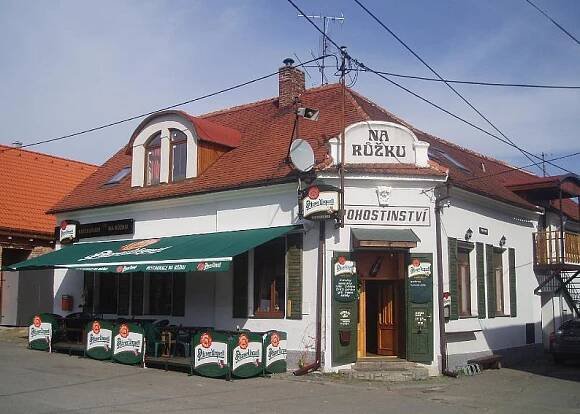 Restaurace Na Růžku (Novoměstské náměstí 230, Sedlčany)