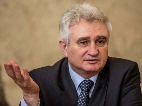 Štěch nestihne schůzku se Zemanem, Ovčáček mu nevyšel vstříc
