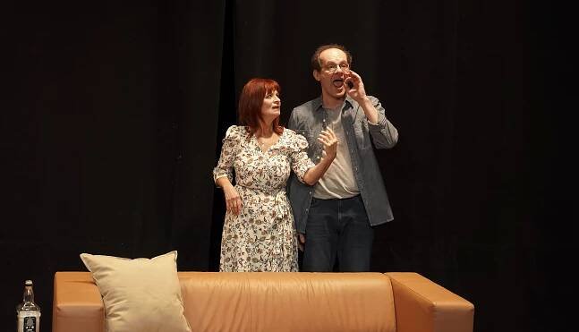MILUJI TĚ, TAK SE MĚJ – Hostínské divadelní léto