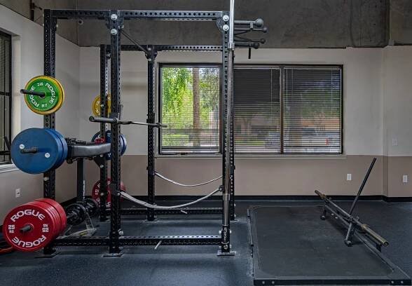 24 Hour Gym Access - Saunas, Personal Trainers & More | Ft Myers, FL | Smash Fitness 