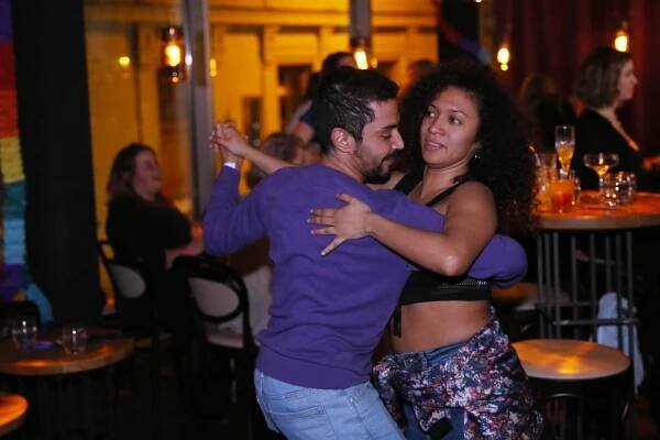 V rytmu samby. Brněnský podnik ožil latinskoamerickým festivalem, podívejte se
