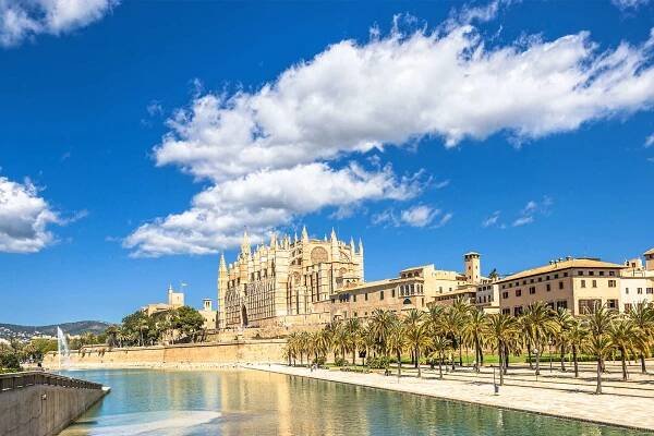 The Crew Network opens in Palma