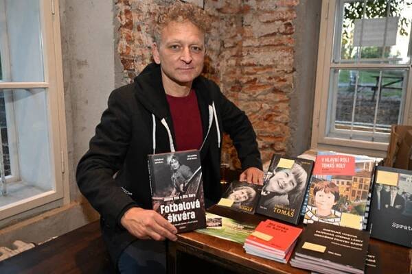FOTO: Ota píše knihy i o svém nejlepším kamarádovi, dětském herci Tomáši Holém – stránka 2