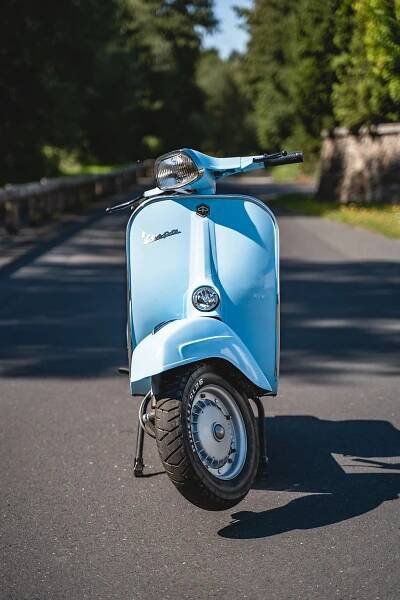 Veterán Vespa Super Scooter (1975)
