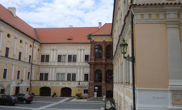 Vlašim - nádvoří zámku