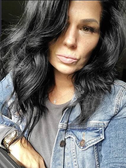 Jennifer Stone Delorge - FB Selfie Contest - Curvicality Magazine