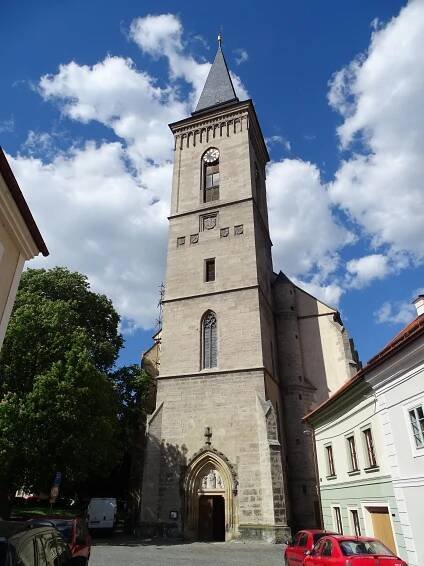 File:Kutná Hora, kostel Matky Boží Na Náměti, z Brandlovy (01).jpg - Wikimedia Commons