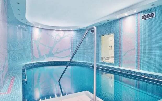 Mariánské Lázně přímo v centru v Hotelu Sun Palace Spa & Wellness **** s krytým bazénem, saunou a polopenzí
