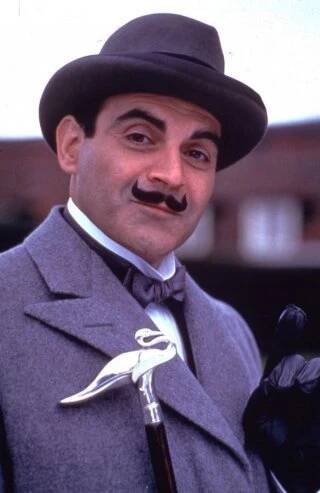 David Suchet jako Hercule Poirot