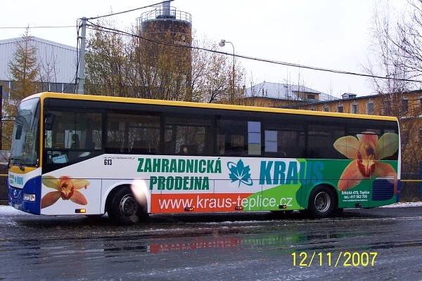 Polepy automobilů, autobusů, výloh, malby na fasády | BeeAdvert
