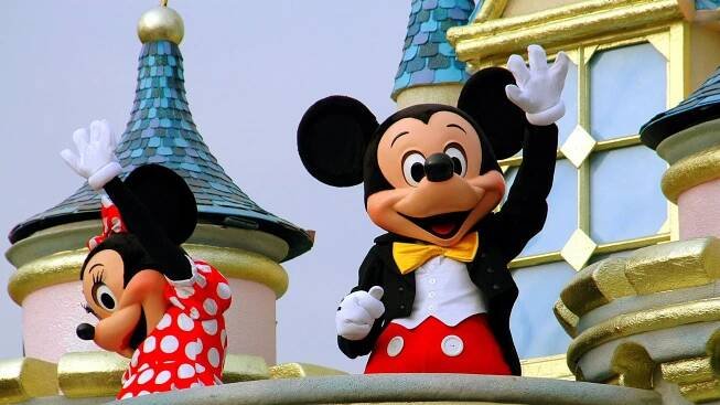 Magic, Pokémoni a teď i Mickey Mouse. Disney se vrhá do byznysu se sběratelskými kartičkami