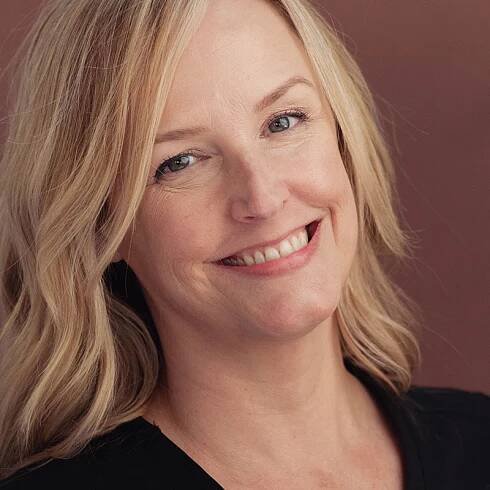 rachel headshot