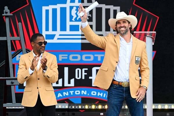 Jared Allen is introduced during the 2025 Pro Football Hall of Fame Enshrinement Ceremony 