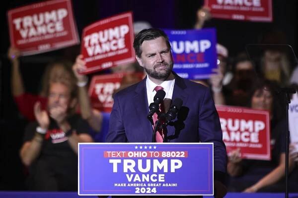 JD Vance na prvom samostatnom stretnutí s voličmi útočil na Harrisovú