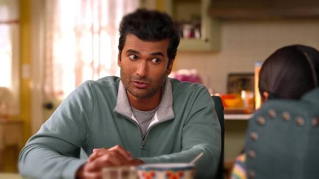 Sendhil Ramamurthy as Mohan Vishwakumar