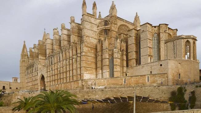 Palma de Mallorca zakáže krátkodobé pronájmy bytů a apartmánů. Místní si stěžují na rostoucí ceny nájmů kvůli turismu