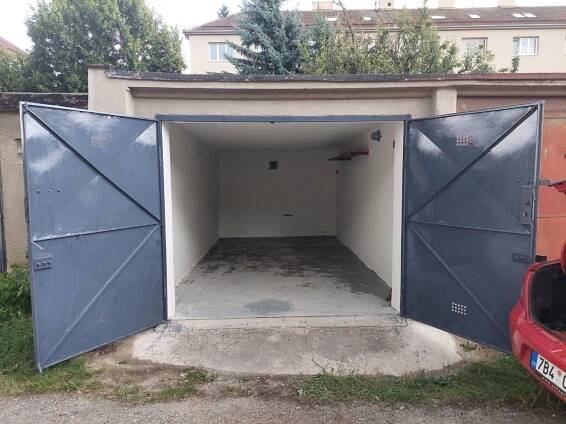 pronajmu garáž v Brně