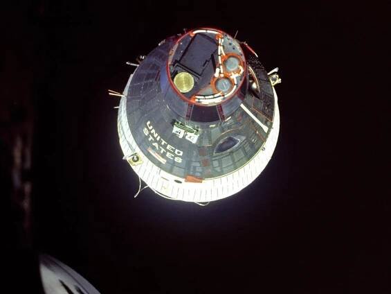 the view of Gemini 7 en route to docking with Gemini 6
