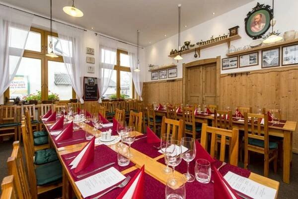 Restaurace - Penzion a restaurace U Růže