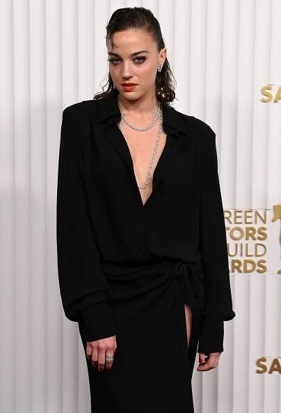 SAG Awards 2023: The 'White Lotus' Cast Stuns on Red Carpet