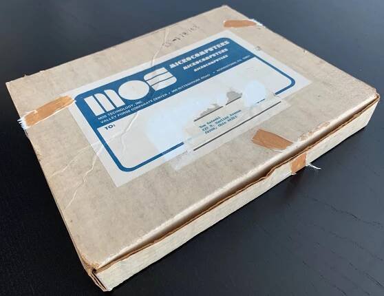 Boxed MOS 6502 CPU – pagetable.com