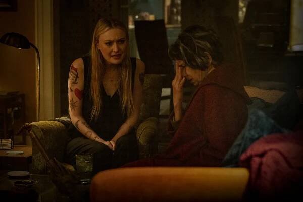 Absolutní zlo - Z filmu - Dakota Fanning, Kathryn Hunter