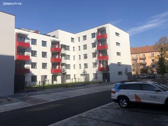 Pronájem Byt 2+kk, Bratranců Veverkových, Pardubice - Zelené Předměstí