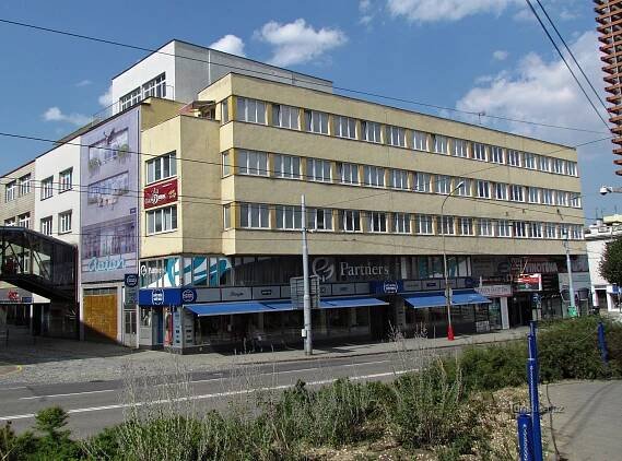 Zlín - obchodní a bytový dům... - Dům, budova