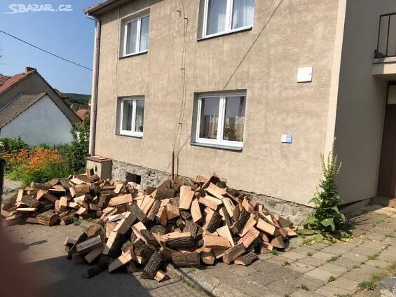 Palivové dřevo štípané