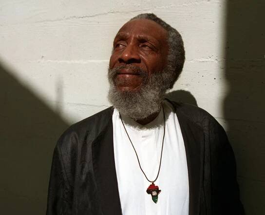 Dick Gregory, who rose from poverty to become a groundbreaking comedian and civil rights activist, dies at 84 - Los Angeles Times
