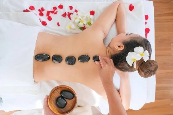 Thajská aroma masáž lávovými kameny Kladno Parichat Thai Massage • Firmy.cz