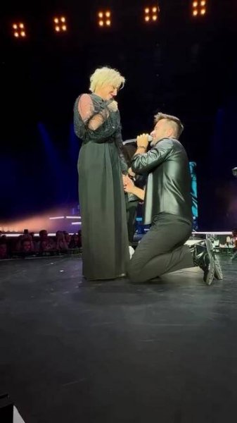 Martina Pártlová ve vyprodaném Foru Karlín: Spadla jí sukně i odposlech!