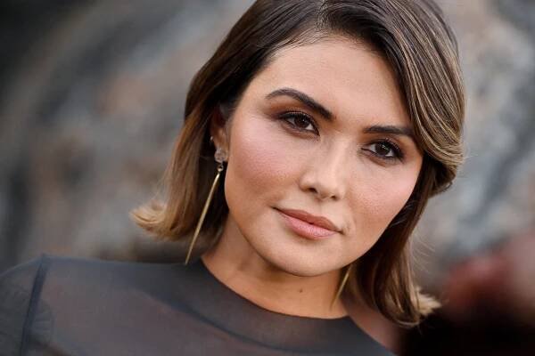 30-facts-about-daniella-pineda