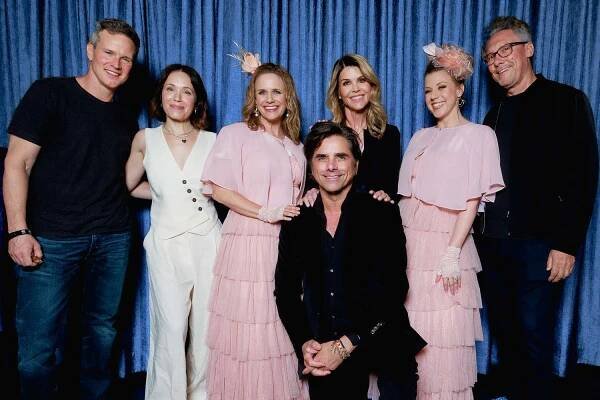 Scott Weinger, Marla Sokoloff, Andrea Barber, John Stamos, Lori Loughlin, Jodie Sweetin, and Full House series creator Jeff Franklin at iHeartRadio's How Rude, Tanneritos! Wedding Special live event