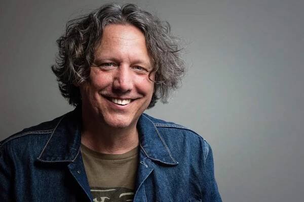 Walking The Floor – Walking The Floor with Chris Shiflett