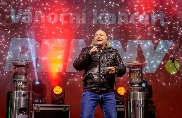 TZ: MICHAL DAVID DĚKUJE KONCERTY ZÁKAZNÍKŮM PENNY ZA PODPORU V LETOŠNÍM ROCE | penny.cz