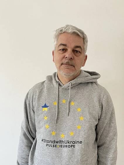 #StandWithUkraine - mikina PoE Ukraine s kapucí - Pulse of Europe