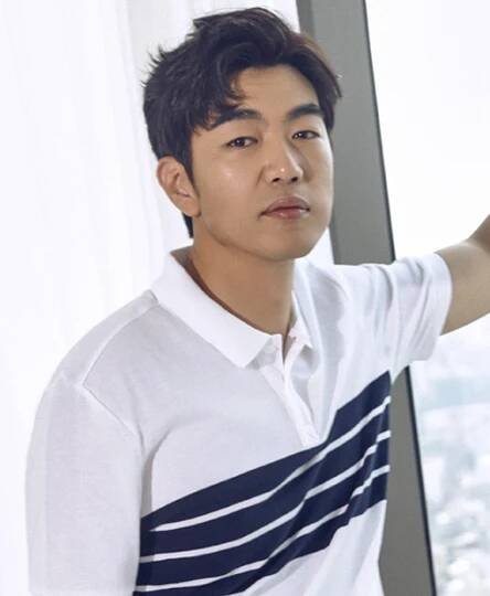 Lee Jong-Hyuk-p001.jpg