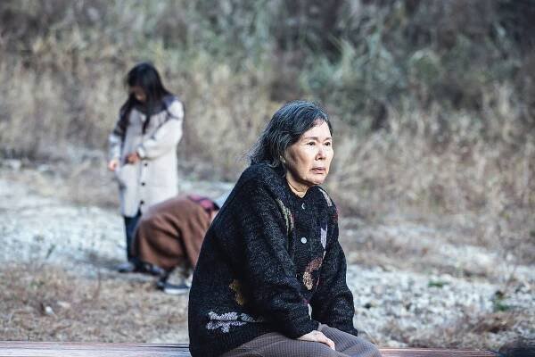 Joo-sil Lee - Eommaeui gongchaek : gieogeui lesipi - Z filmu