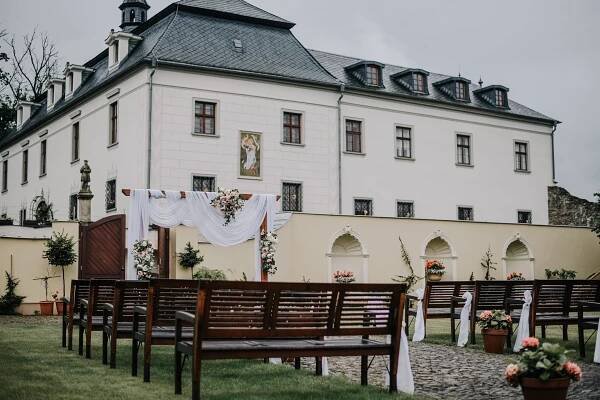 Obradni misto u zamku zamecka restaurace Stablovice 1