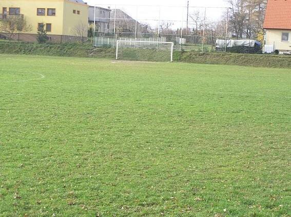 Fotbal 2008 – Ukončení provozu tr. hřiště - Oficiální stránky obce Těškovice